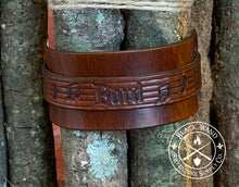 Load image into Gallery viewer, Bard&#39;s Leather Wrist Cuff
